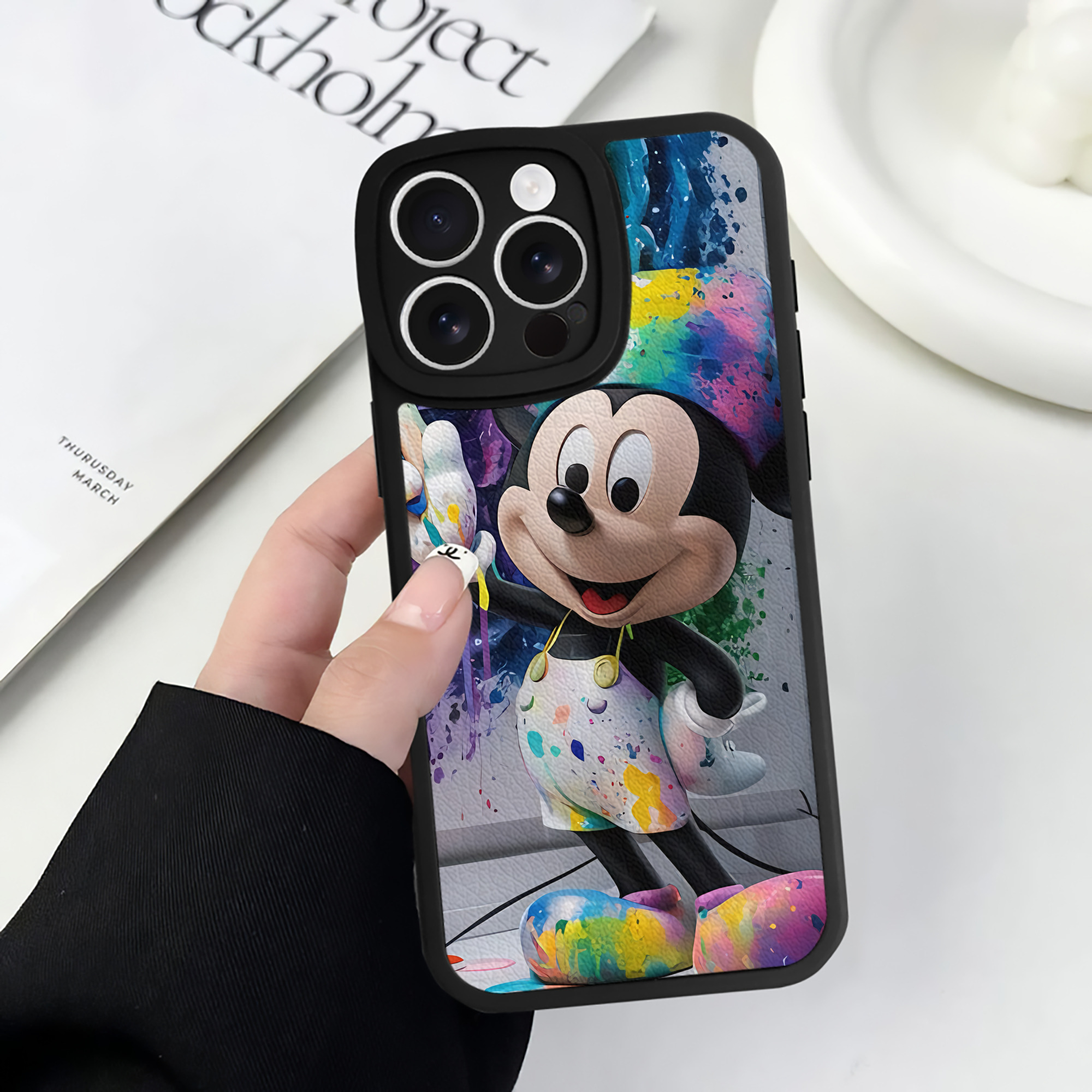 （画像用） ミッキーマウス Mickey Mouse 【iPhone 16シリーズ対応】シリコンスマホケース（レザー調） 材質：シリコン